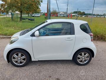 TOYOTA iQ automatica (SENZA SORPRESE)