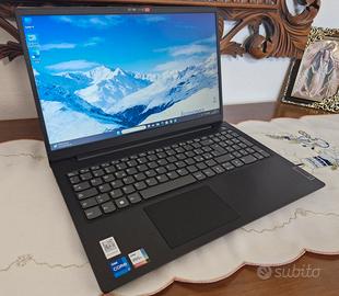 Lenovo V15 NUOVO i7-1355U 16 RAM 512 SSD 15.6"
