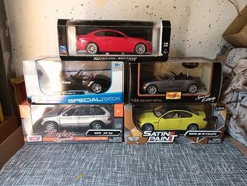 LOTTO DI 5 MODELLINI SCALA 124 BMW TUTTE NUOVE 