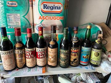 Bottiglie liquori vintage