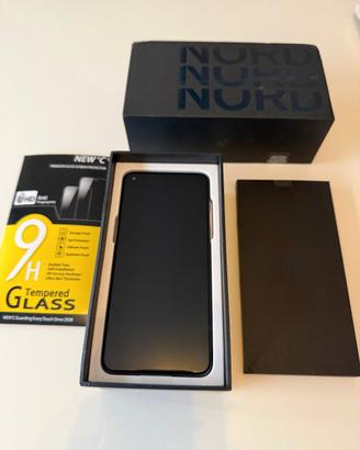 OnePlus Nord 2T 8GB/128GB con accessori e scatola