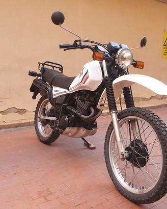 Yamaha XT 550 14.000km - ANCHE Permuta