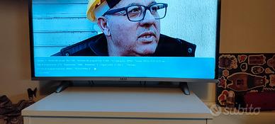 TV Akai ctv4026t smart curved