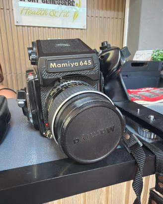 Fotocamera Mamiya modello M645