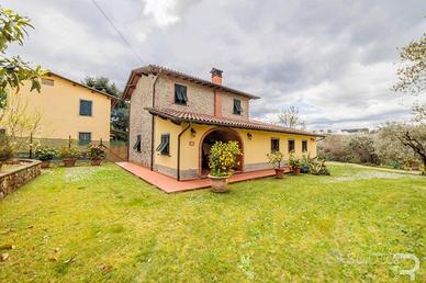Villa in stile toscano in posizione tranquilla