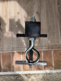 supporto da muro per sacco da boxe