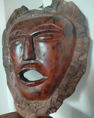Maschera africana vintage in legno artigianale