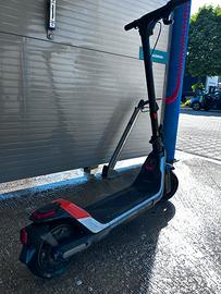 Monopattino elettrico Ninebot Segway P65