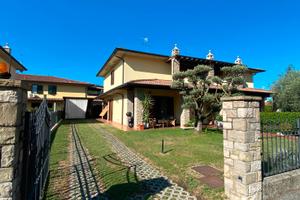 Villa bifamigliare