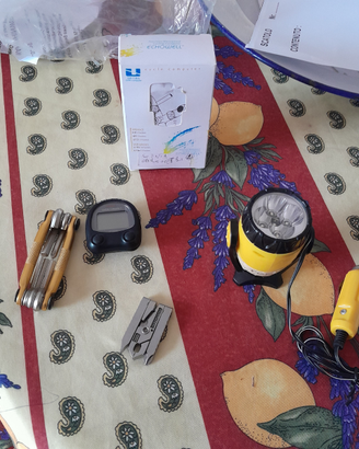 Set di 5 oggetti vari