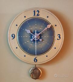 Orologio da parete in legno con pendolo