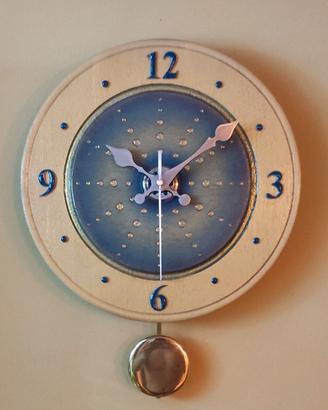 Orologio da parete in legno con pendolo