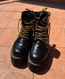 Anfibi originali Dr Martens Jadon