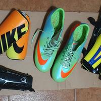 Scarpe da calcio e parastinchi