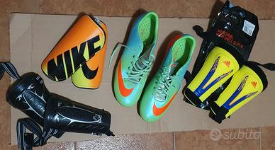 Scarpe da calcio e parastinchi
