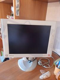Video Samsung SyncMaster 151S e casse audio