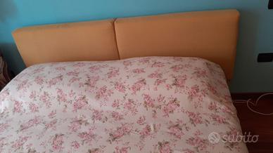 Letto matrimoniale in tessuto 
