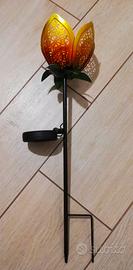 Luce led solare da esterno a forma di fiore