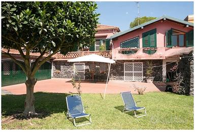 Acireale Casa vacanze con giardino vicino al mare