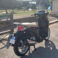 Aprilia Scarabeo 125 - 2011