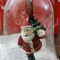 Babbo Natale in porcellana appeso campana vetro
