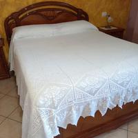 Coperta matrimoniale all'uncinetto
