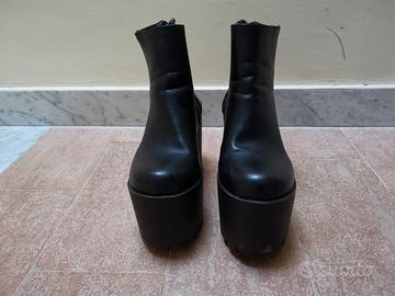 Stivaletti con tacco largo