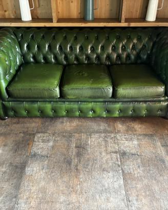 Divano Chesterfield verde 3 posti