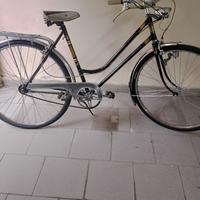 bici classica e bici pieghevole 