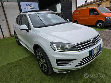 VW Touareg R.LINE 3.0TDI 204CV TETTO APRIBILE -201