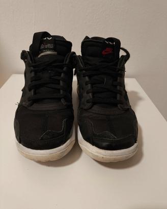 Scarpe da uomo marca Jordan colore nero numer
