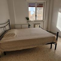 Camera con letto matrimoniale