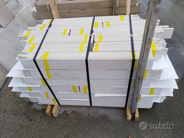 Battiscopa in pietra