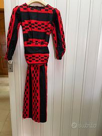 Vestito rosso e nero con cinta inclusa