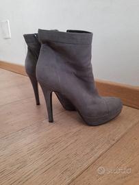 Stivaletti PINKO camoscio grigio