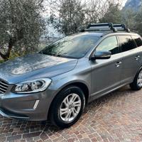 VOLVO XC60 D4 AWD Geartronic Momentum N1