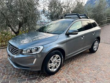 VOLVO XC60 D4 AWD Geartronic Momentum N1