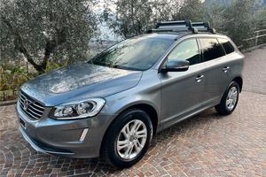 VOLVO XC60 D4 AWD Geartronic Momentum N1