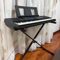 Pianola Yamaha E253