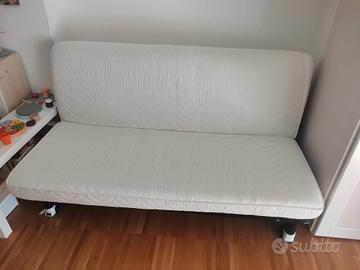 Divano letto con doghe in legno 