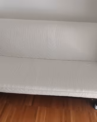 Divano letto con doghe in legno 