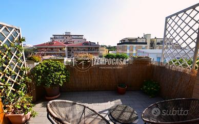 Appartamento di grande metratura con terrazzi e ma