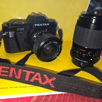 Fotocamera analogica Pentax P30 con 2 obiettivi