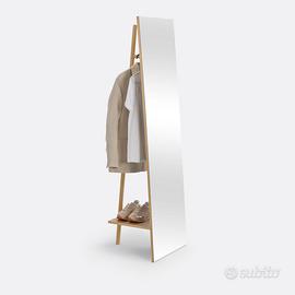 Specchiera design con appendiabiti in rovere