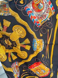 Foulard di seta marca Chanel Hermes Pirovano