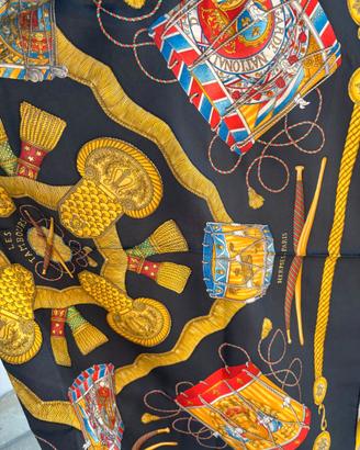 Foulard di seta marca Chanel Hermes Pirovano