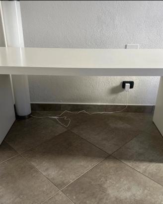 Scrivania IKEA bianca