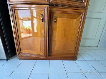 Armadio in legno di alta qualità.