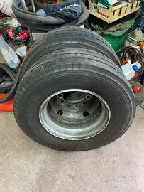 2 pneumatici bridgestone R-Trailer 245/70 R17.5