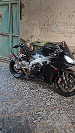 aprilia rsv4